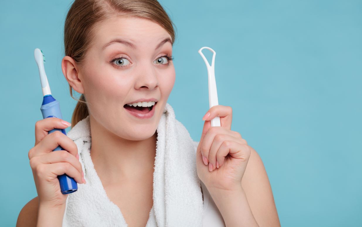Cleaning your tongue - The Online Dentist